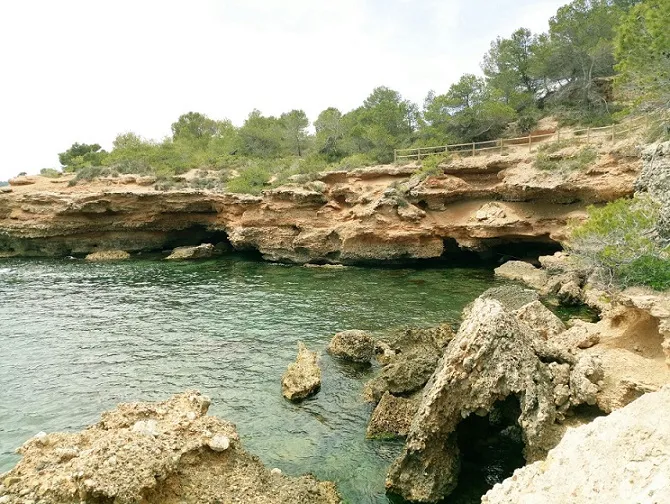 Coves del Xertolí