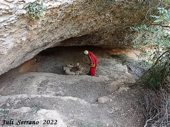 Cova del Bisbe