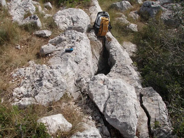 Avenc Sm-6 del Serrat de la Morella