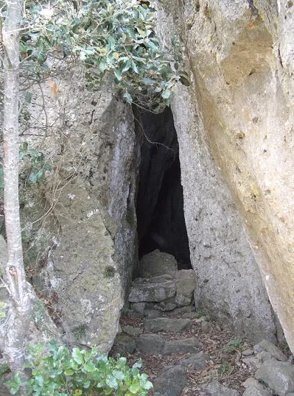 Cova de les Gralles