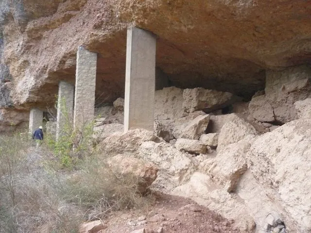 Cova dels Pilons