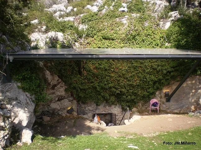 Cova de Can Sadurní
