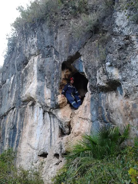 Cova Penjada del Barranc Fondo