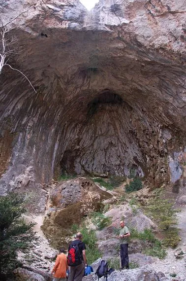 Cova de les Gralles