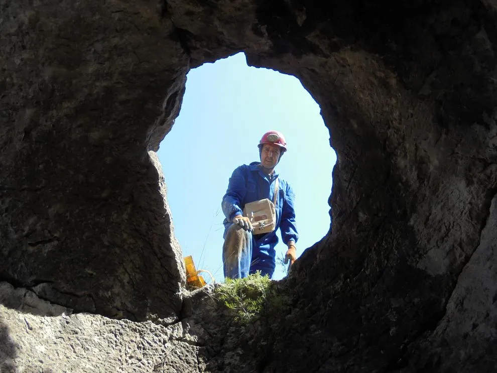 Cova-avenc de la Teuleria