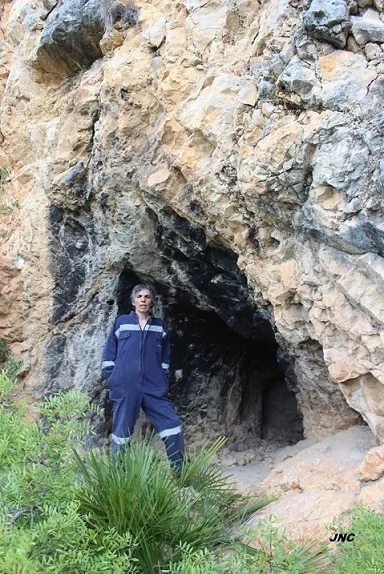Cova del Fondo de la Curra
