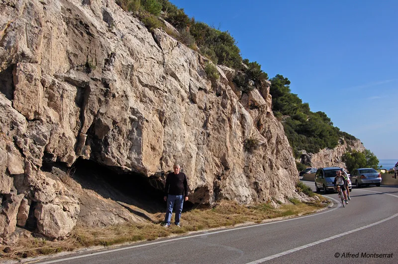 Cova de la Llastra