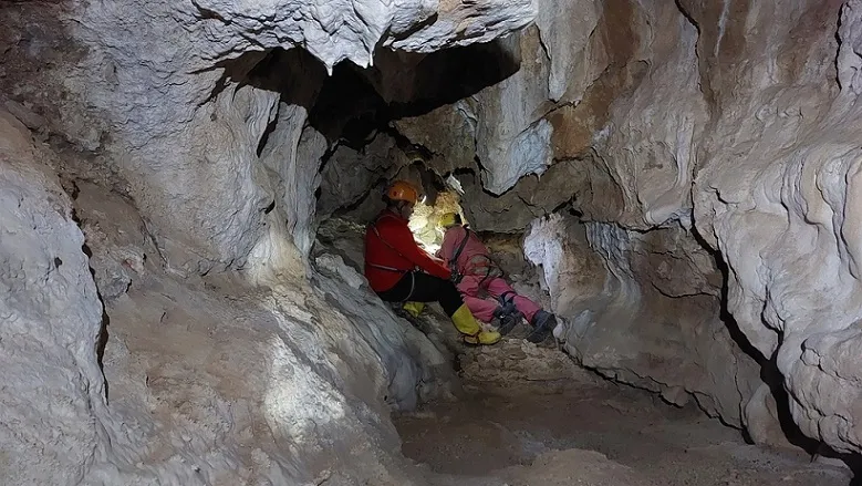 Foto Cova Penjada del Grau d'ingla