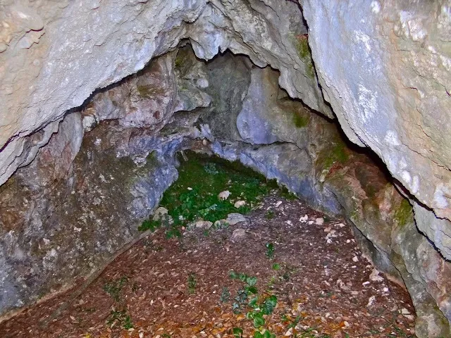Cova de la Canal dels Bombers