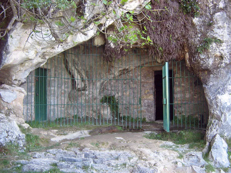Cueva Covalanas
