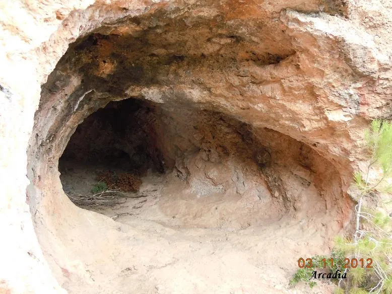Cova Petita de l'Omella