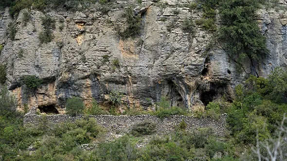 Cova dels Tres Forats