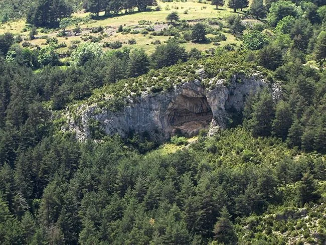 Avenc-balma del Serrat de les Esposes
