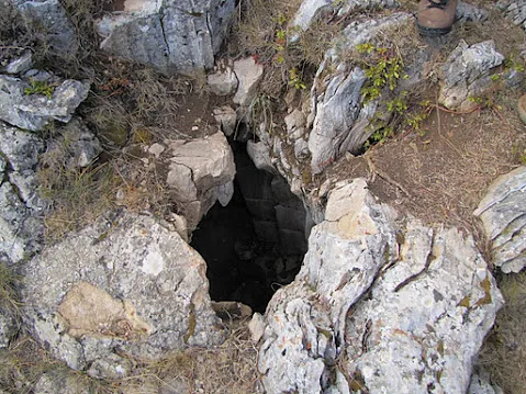Avenc dels Estels del Sud