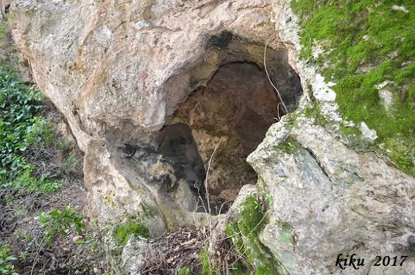 Cova de les Tres Creus